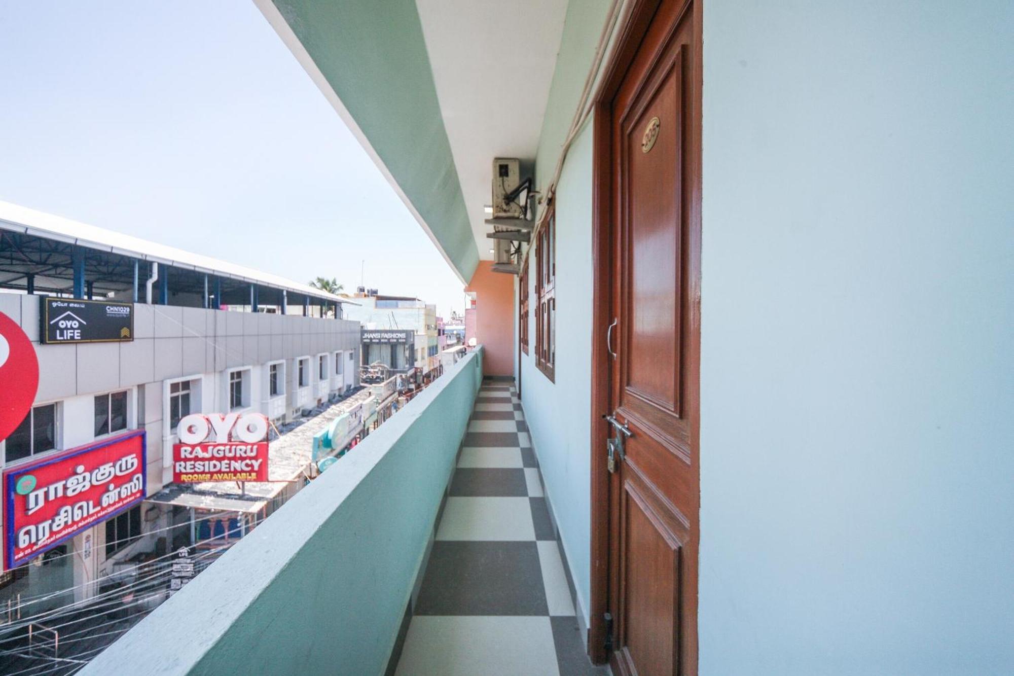 Oyo Modern Guest House Chennai Exterior foto