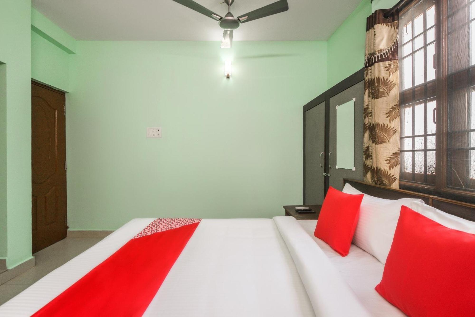 Oyo Modern Guest House Chennai Exterior foto